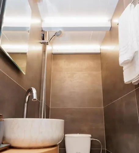 Elaida - Studio,θέα θάλασσα & βουνό,μάνη Apartment *